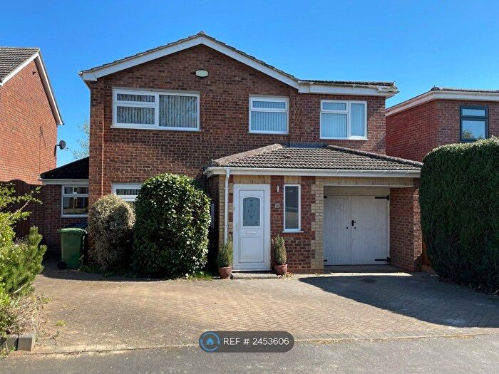 4 Bedroom Detached House To Rent In Gainsborough Avenue, St Neots, PE19