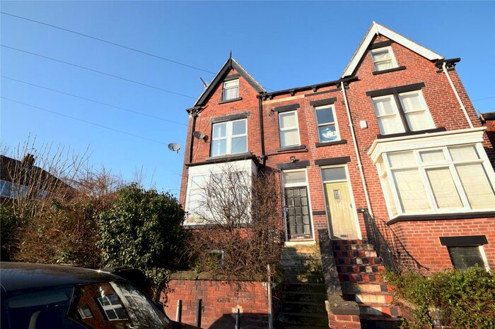 1 Bedroom Flat To Rent In Flat, Victoria Park Avenue, Kirkstall, Leeds, West Yorkshire, LS5