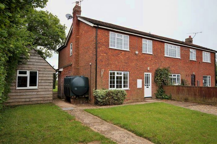 4 Bedroom Semi-Detached House To Rent In Stokenchurch, High Wycombe, HP14