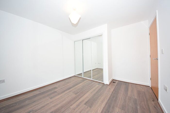 Studio To Rent In Preston Drive, Wanstead, E11