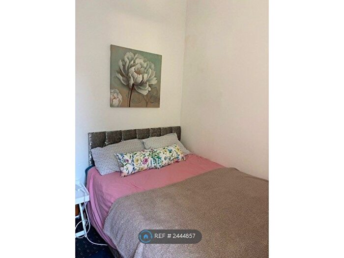 2 Bedroom Terraced House To Rent In Fenton Road, Huddersfield, HD1