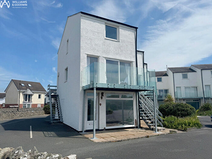 3 Bedroom Apartment For Sale In Ravenspoint Road, Trearddur Bay, LL65