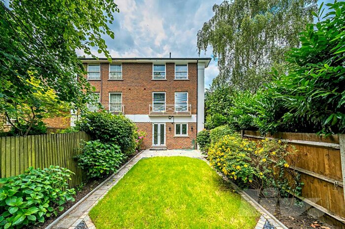 4 Bedroom House To Rent In Belsize Grove, Belsize Park, NW3