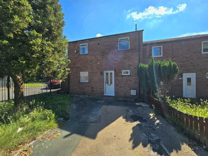 3 Bedroom End Of Terrace House To Rent In Fowler Close, Beaumont Leys, Leicester, LE4