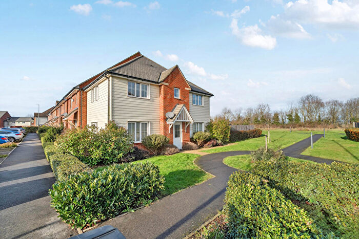 3 Bedroom Semi Detached House For Sale In Malt Kiln Place, Dartford, Kent, DA2