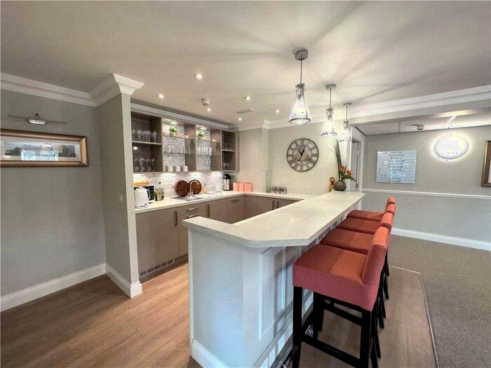 1 Bedroom Flat For Sale In Crookham Road, Fleet, GU51