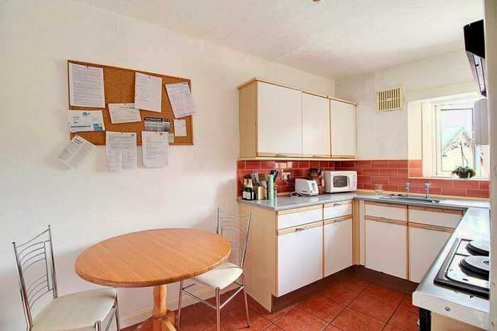 3 Bedroom Apartment To Rent In Fairfield Gardens, Hornsey, London, N8