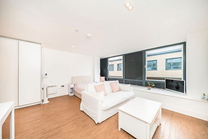 Studio To Rent In Red Lion Square, Wandsworth, SW18