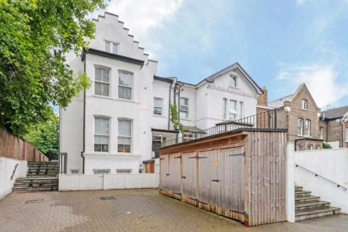 2 Bedroom Flat To Rent In Shoot Up Hill, Kilburn /West Hampstead, NW2