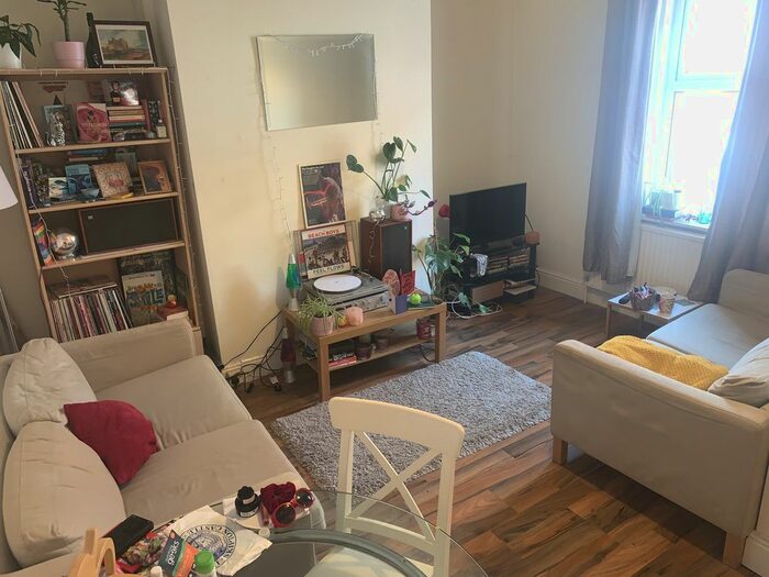 2 Bedroom Terraced House To Rent In Glossop Street, Leeds, LS6