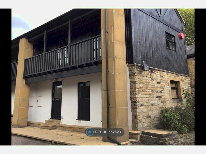 2 Bedroom Semi-Detached House To Rent In Stockwell Vale, Huddersfield, HD4