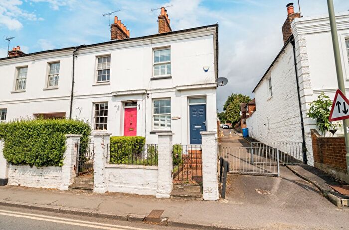 2 Bedroom End Of Terrace House To Rent In East Street, Farnham, Surrey, GU9