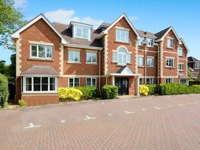 2 Bedroom Flat To Rent In Heron Court Yorktown Road, Sandhurst, Berkshire, GU47