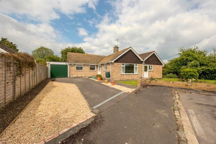 4 Bedroom Detached Bungalow For Sale In Westlands Avenue, Weston-On-The-Green, OX25