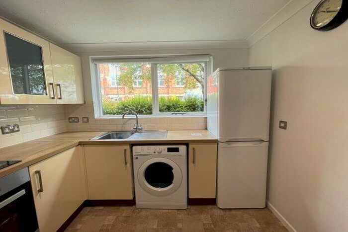 2 Bedroom Flat To Rent In Green Pond Road, London, E17