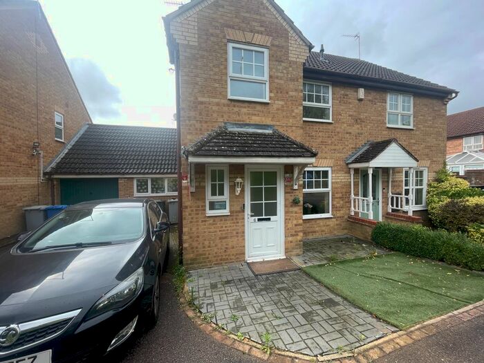 3 Bedroom Semi-Detached House To Rent In Kirby Court, Kettering, NN15