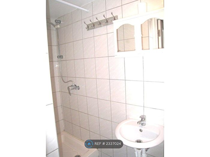 1 Bedroom Flat To Rent In Grove Road, London, E11