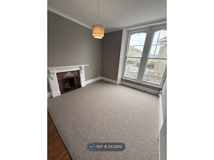 2 Bedroom Flat To Rent In Cotham Hill, Cotham, BS6