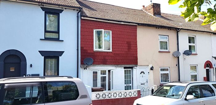 3 Bedroom Terraced House To Rent In Victoria Street, Gillingham, ME7