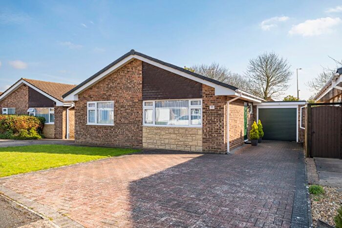 3 Bedroom Detached Bungalow For Sale In Windmill Hill Drive, Bletchley, Milton Keynes, MK3