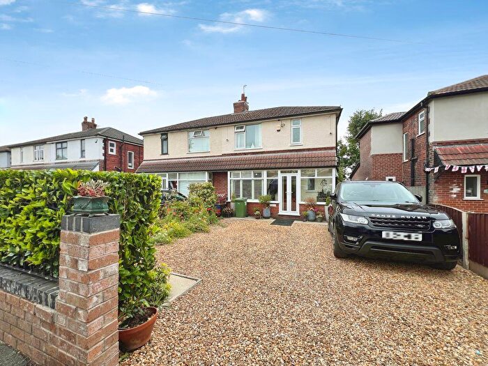 3 Bedroom Semi Detached House For Sale In Breightmet Drive, Breightmet, BL2