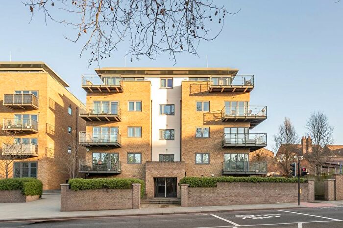 2 Bedroom Flat For Sale In Roehampton Lane, Putney, London, SW15