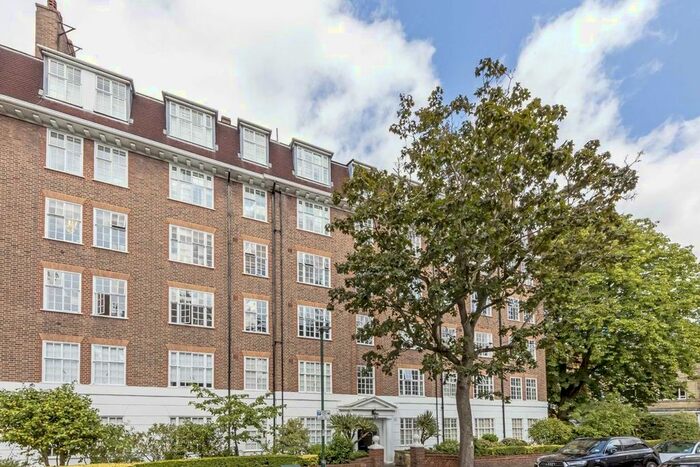 4 Bedroom Flat To Rent In Richmond Hill, Richmond, TW10