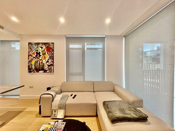 2 Bedroom Flat To Rent In Bowden House, London, SW11