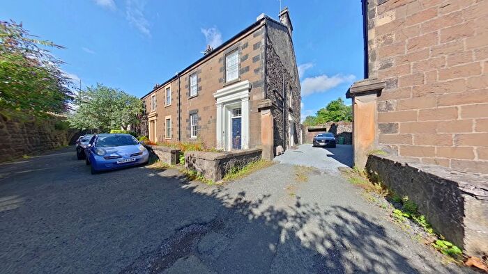2 Bedroom Flat To Rent In Forth Place, Riverside, Stirling, FK8
