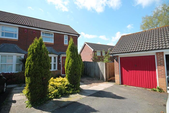 2 Bedroom House To Rent In Elgar Way, Horsham, RH13