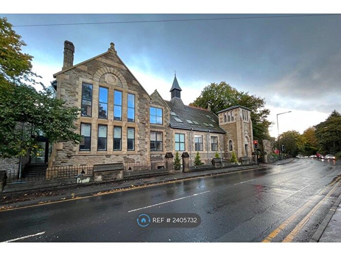 2 Bedroom Flat To Rent In Lea Gate, Bolton, BL2