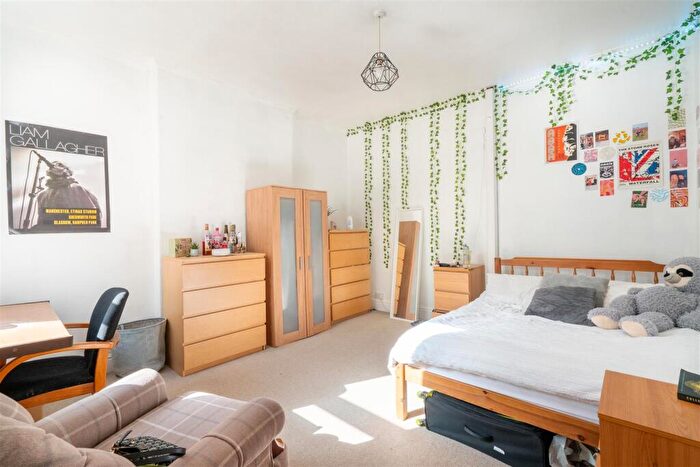 6 Bedroom House To Rent In Ecclesall Road, Sheffield, S11