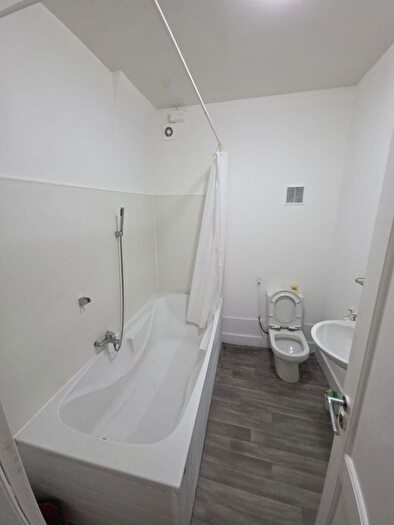 3 Bedroom Terraced House To Rent In Byron Avenue, London, E12