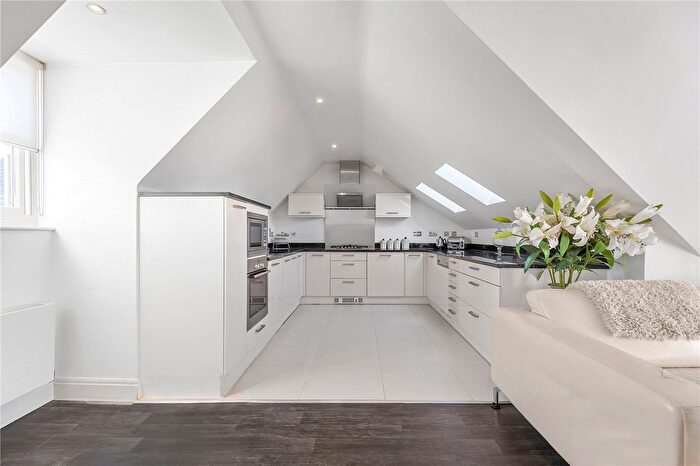 1 Bedroom Flat To Rent In Ham Common, Richmond, TW10