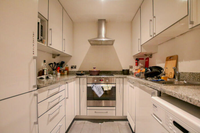 3 Bedroom Apartment To Rent In Western Gateway, London, E16