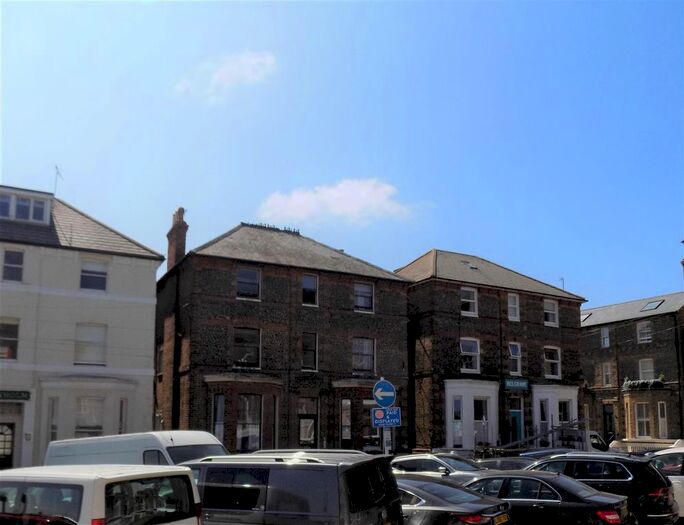 2 Bedroom Flat To Rent In Chandos Square, Broadstairs, CT10