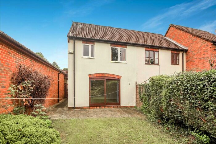 3 Bedroom Semi-Detached House To Rent In Tyndale Place, Wheatley, Oxfordshire, OX33