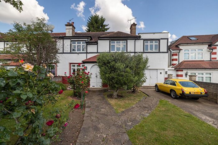5 Bedroom Semi-Detached House For Sale In London, Er, NW9