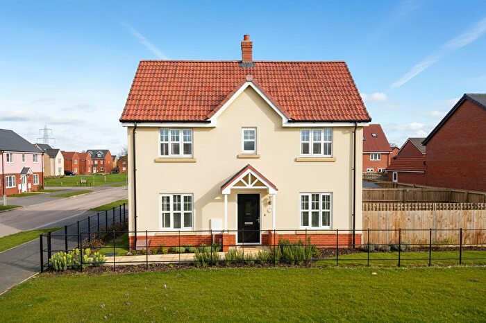 3 Bedroom Link Detached House For Sale In Harness Maker Way, Hethersett, Norwich, NR9