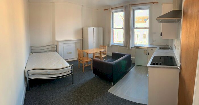 1 Bedroom Studio To Rent In Darlaston Road, London SW19