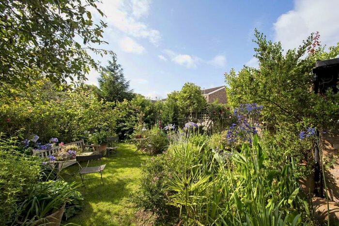 2 Bedroom Property To Rent In Second Cross Road, Twickenham, TW2