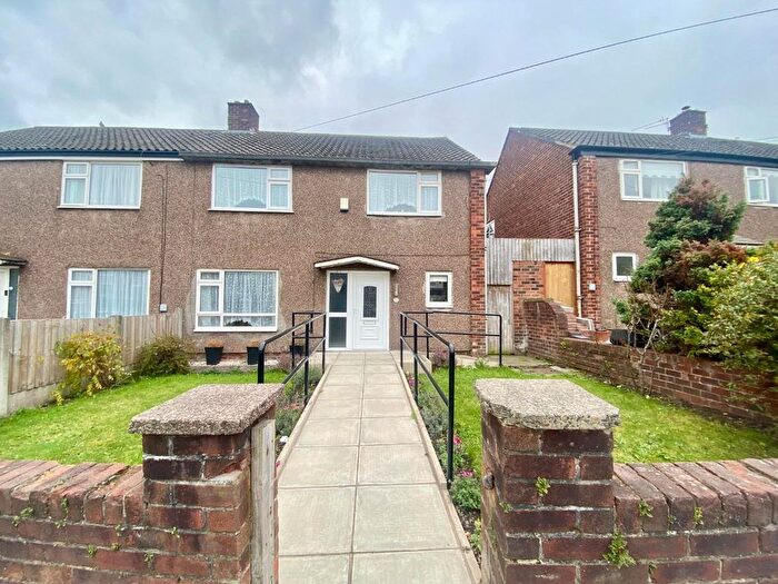 4 Bedroom Semi-detached House For Sale In Bridge Croft, Liverpool, L21