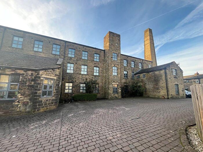 1 Bedroom Flat For Sale In Highgate Mill Fold, Queensbury, Bradford, BD13