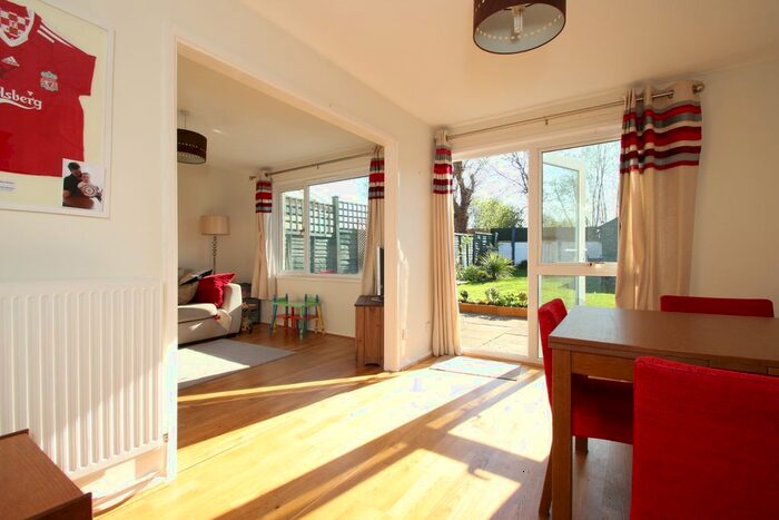 3 Bedroom Semi-Detached House To Rent In White House Road, Oxford, OX1