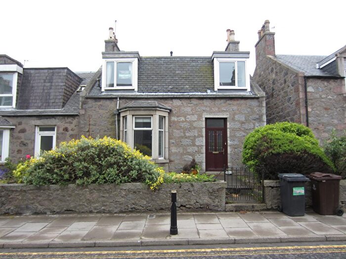 2 Bedroom Flat To Rent In Broomhill Road, Aberdeen, AB10