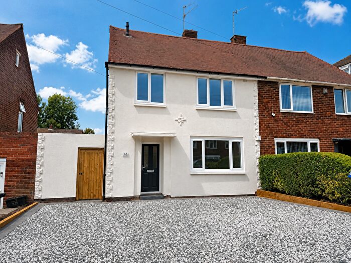 3 Bedroom Semi-Detached House To Rent In Sandfield Road, Wordsley, Stourbridge, DY8