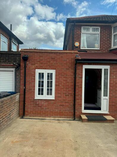 1 Bedroom Flat To Rent In Montrose Avenue, Edgware, HA8