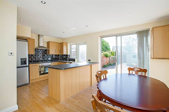 3 Bedroom Terraced House To Rent In Abbotts Road, CR4