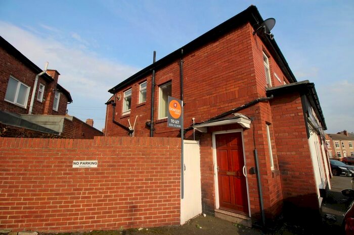 2 Bedroom Flat To Rent In Hawkeys Lane, North Shields, Tyne And Wear, NE29