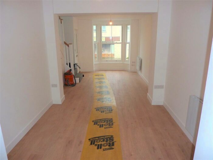 2 Bedroom Terraced House To Rent In High Street, Honiton, EX14